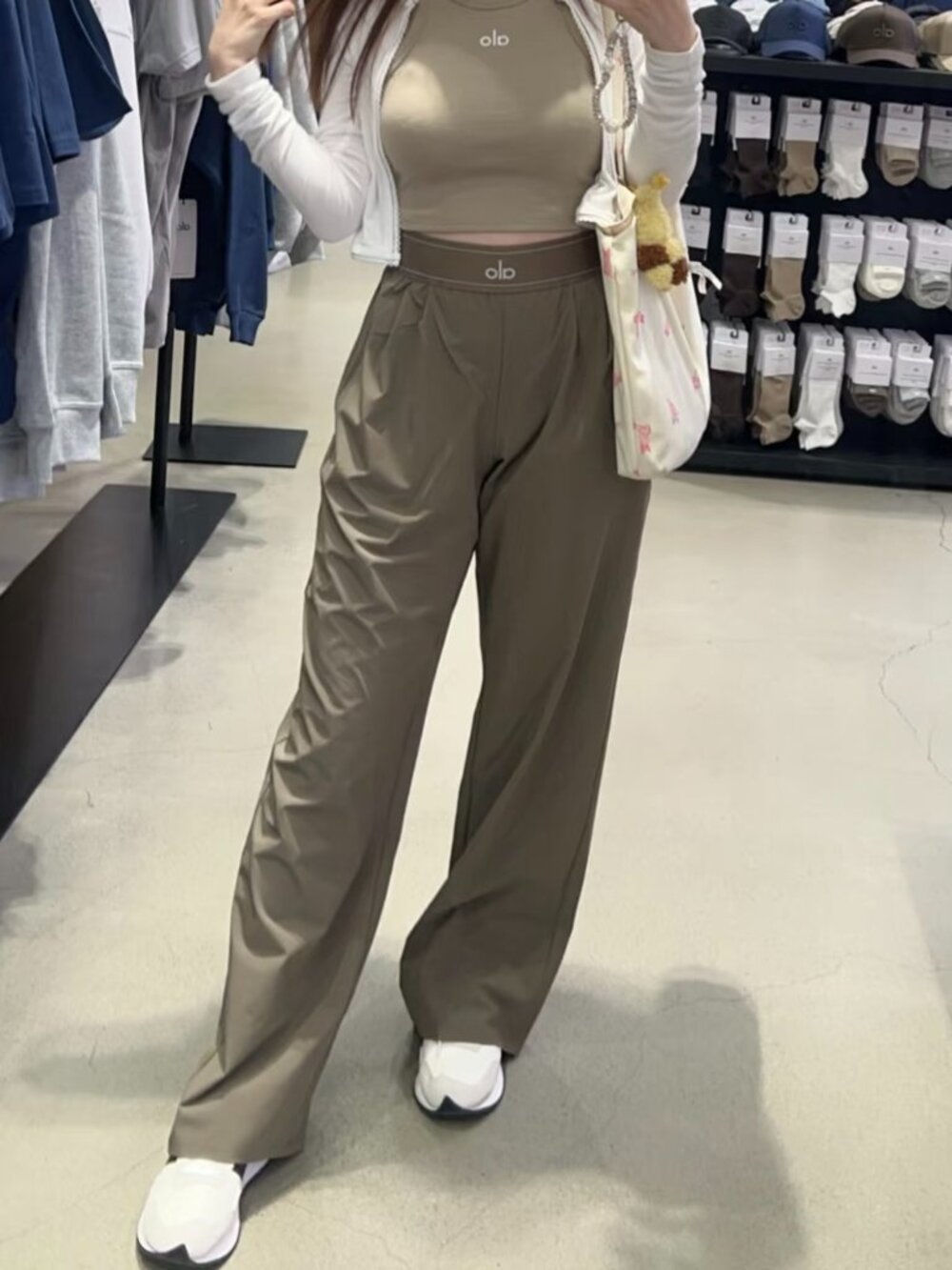 NWT Alo Yoga Suit Up Trouser Olive💘Wide Leg/Loose fit Women's pants - Picture 2 of 7